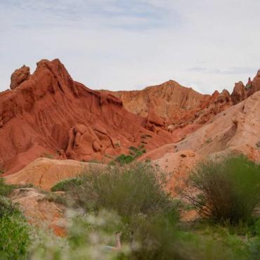 Skazka Canyon ดินแดนหินสลักที่ต้องไม่พลาดใน Issyk-Kul